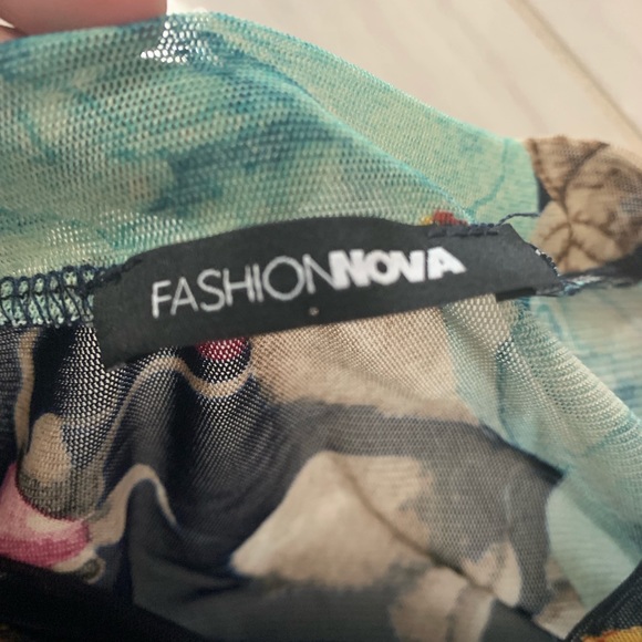 FASHION NOVA DRESS RUCHED - Picture 2 of 3